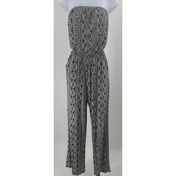 Pink Republic Pants - Pink Republic ladies romper black & white paisley boho chic Sz Small resort wear